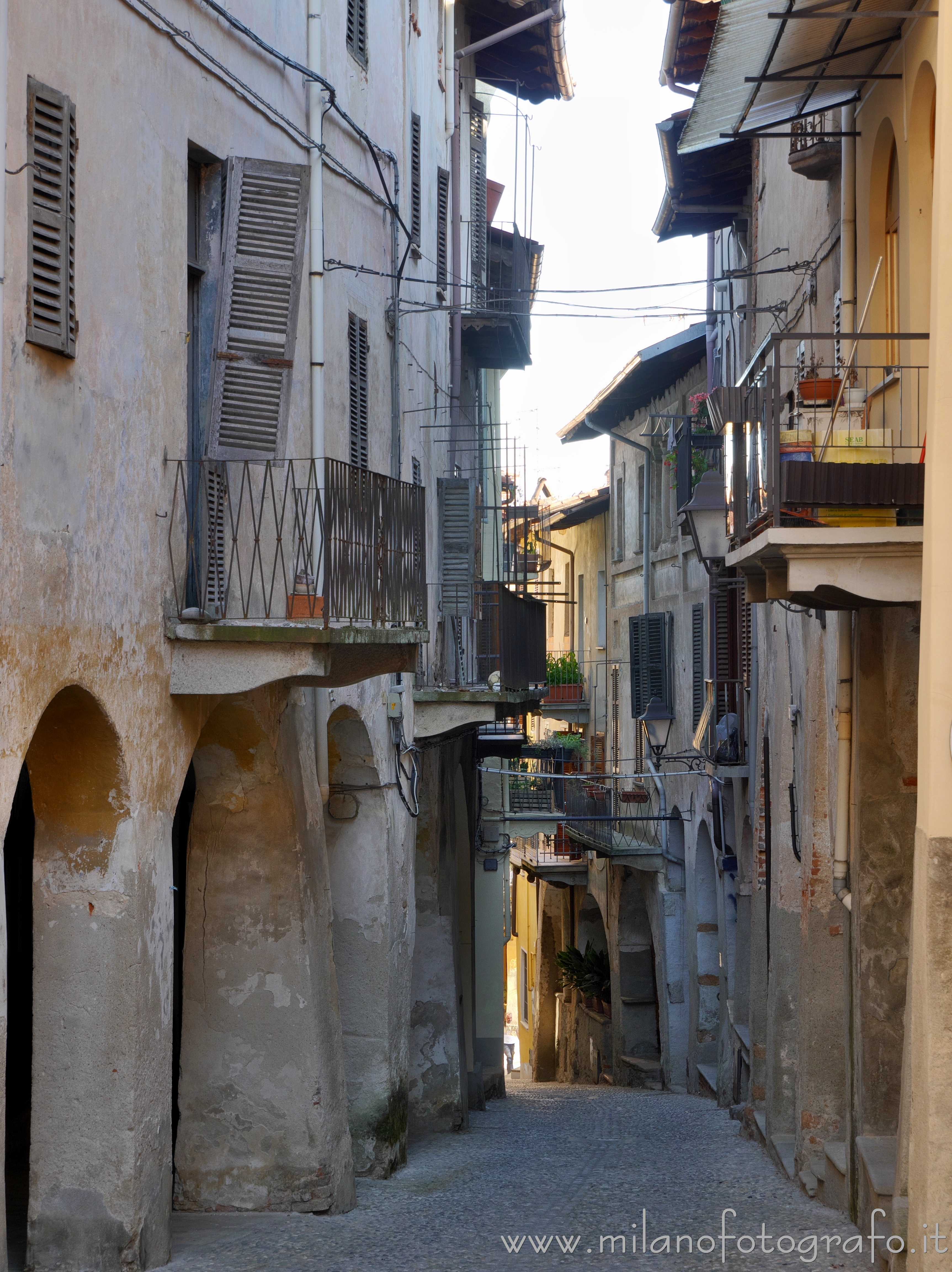 Masserano (Biella, Italy) - Alley between ancient houses - Full resolution picture